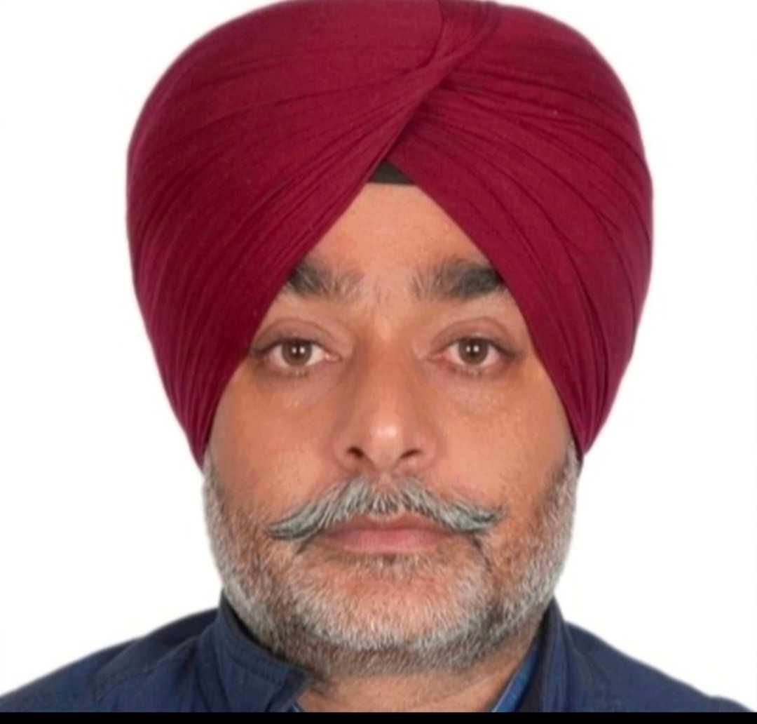 passport-size-photo-left